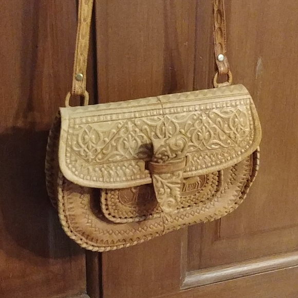 Leather Tooled Camel Crossbody/Shoulder Bag - Picture 2 of 8